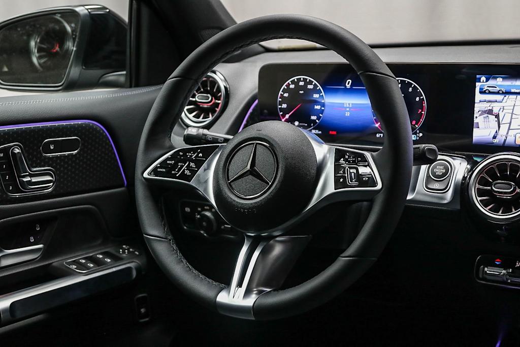 Thumbnail: 2025 Mercedes-Benz GLB - 12