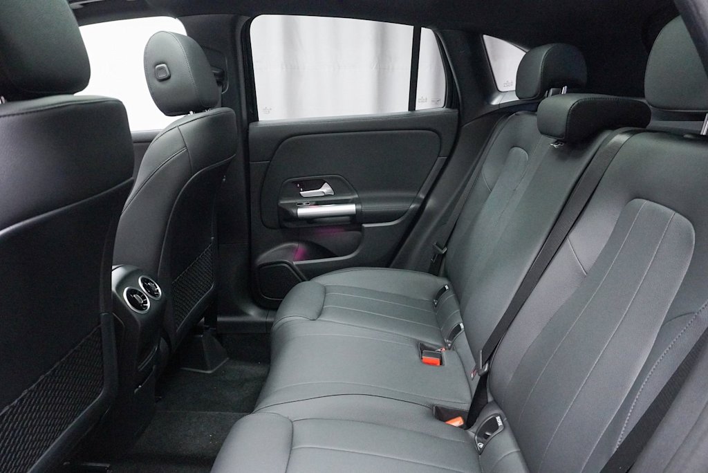 2025 Mercedes-Benz GLA 250 12