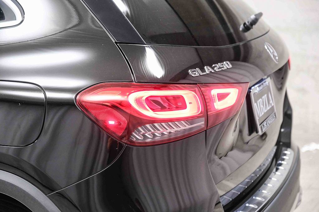 Thumbnail: 2023 Mercedes-Benz GLA - 7