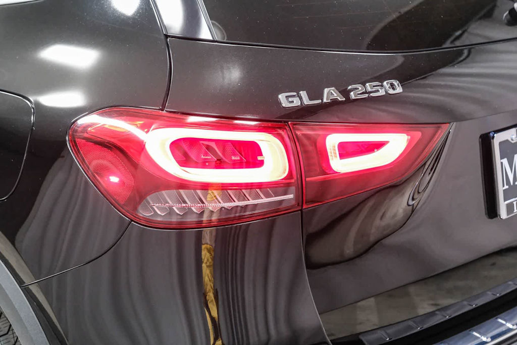Thumbnail: 2023 Mercedes-Benz GLA - 19