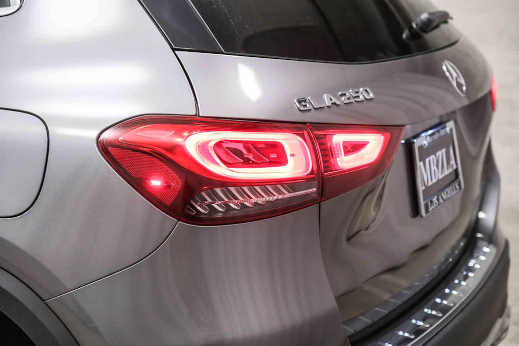 Thumbnail: 2023 Mercedes-Benz GLA - 18