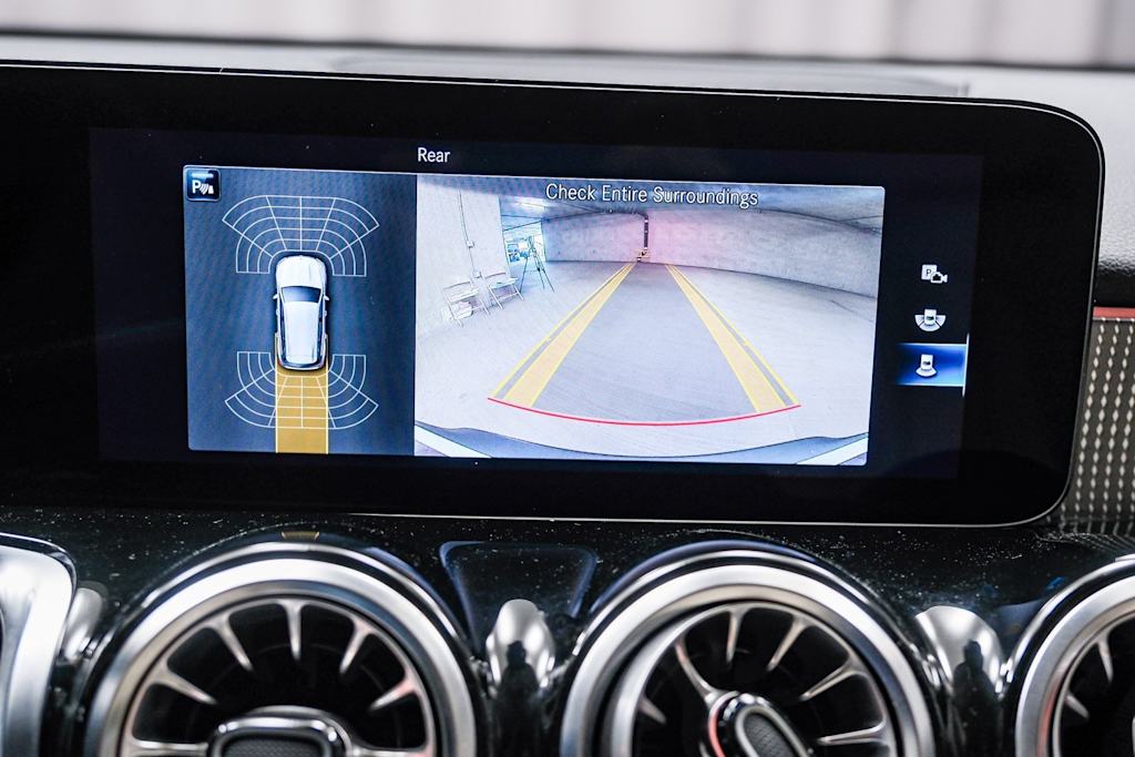 Thumbnail: 2022 Mercedes-Benz EQB - 29