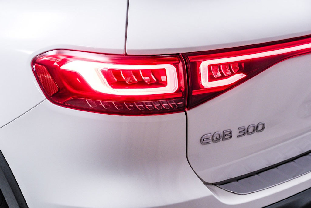 Thumbnail: 2022 Mercedes-Benz EQB - 18