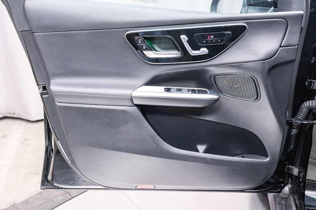 Thumbnail: 2025 Mercedes-Benz GLC - 25