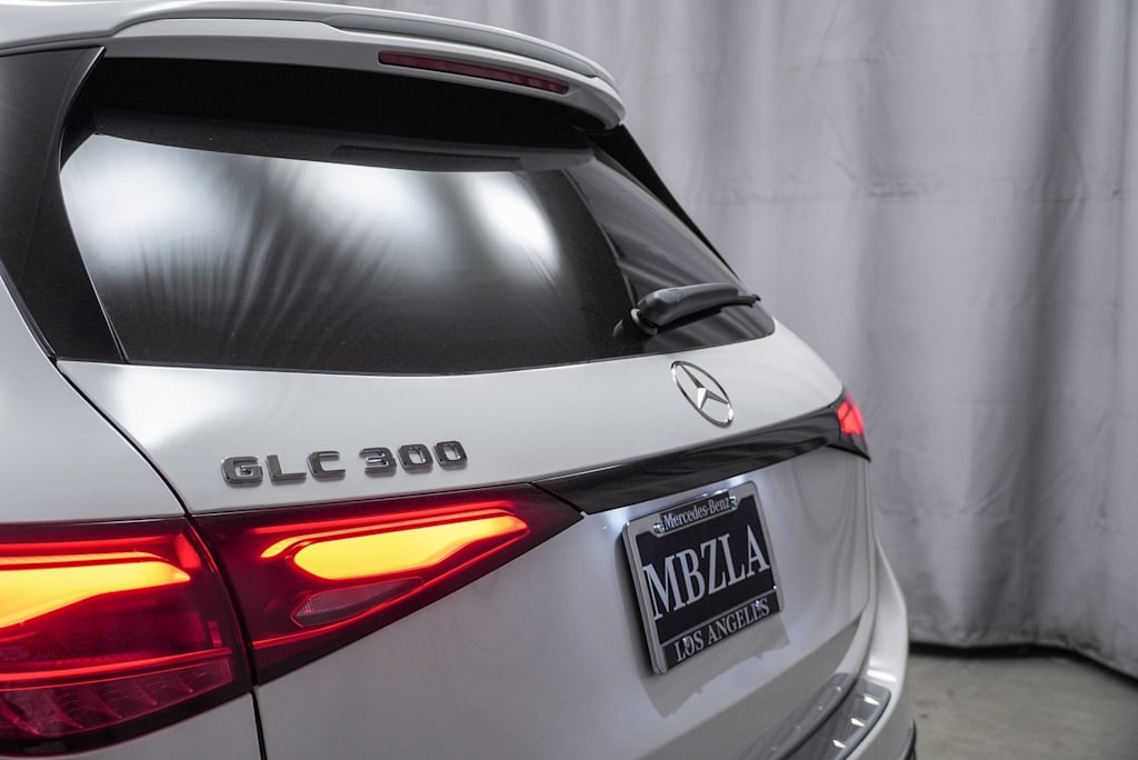 Thumbnail: 2025 Mercedes-Benz GLC - 21