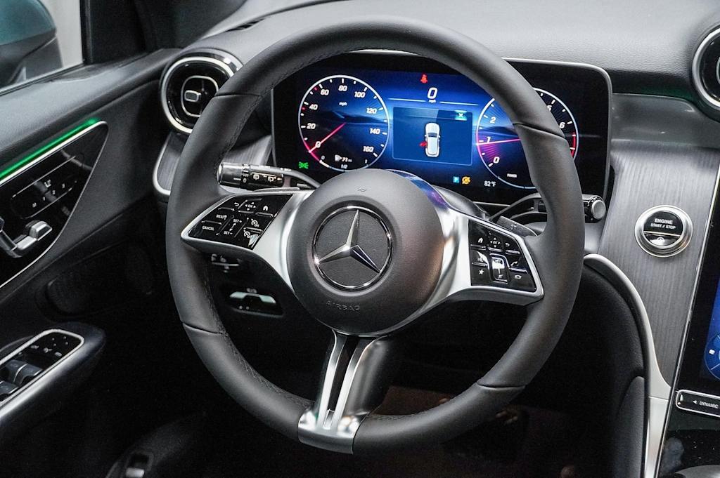 Thumbnail: 2025 Mercedes-Benz GLC - 9