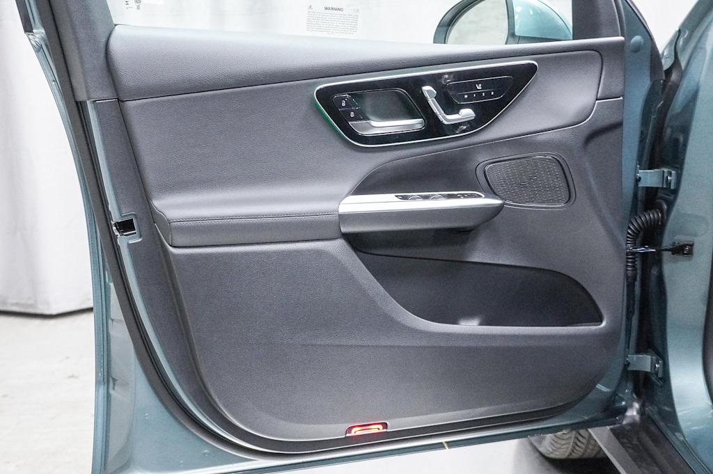 Thumbnail: 2025 Mercedes-Benz GLC - 24