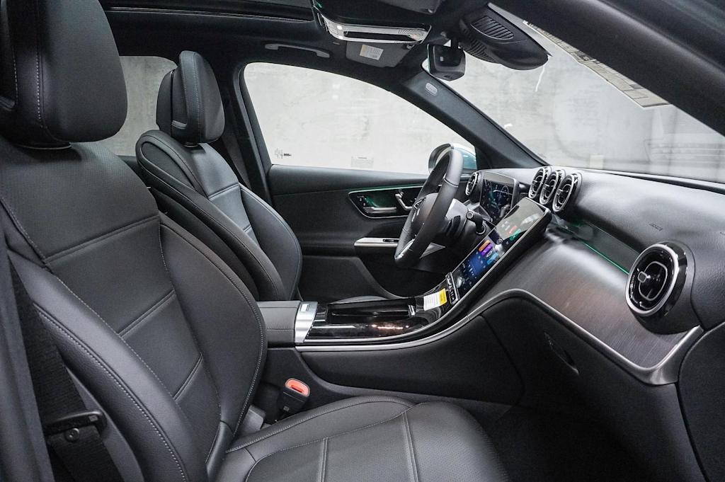 Thumbnail: 2025 Mercedes-Benz GLC - 10