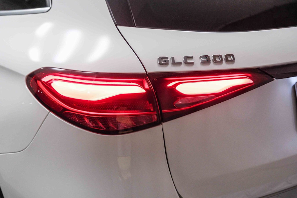 Thumbnail: 2023 Mercedes-Benz GLC - 19