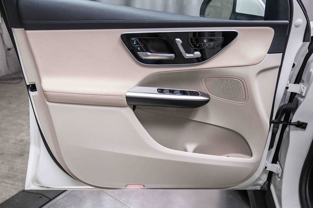 Thumbnail: 2023 Mercedes-Benz GLC - 25