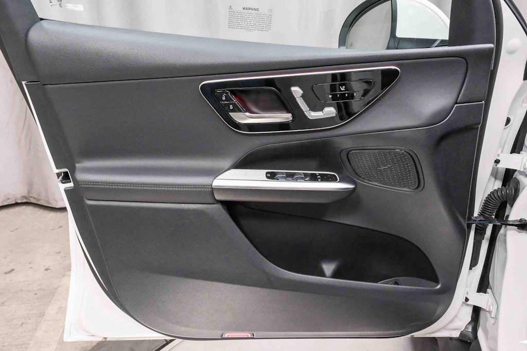 Thumbnail: 2025 Mercedes-Benz GLC - 23