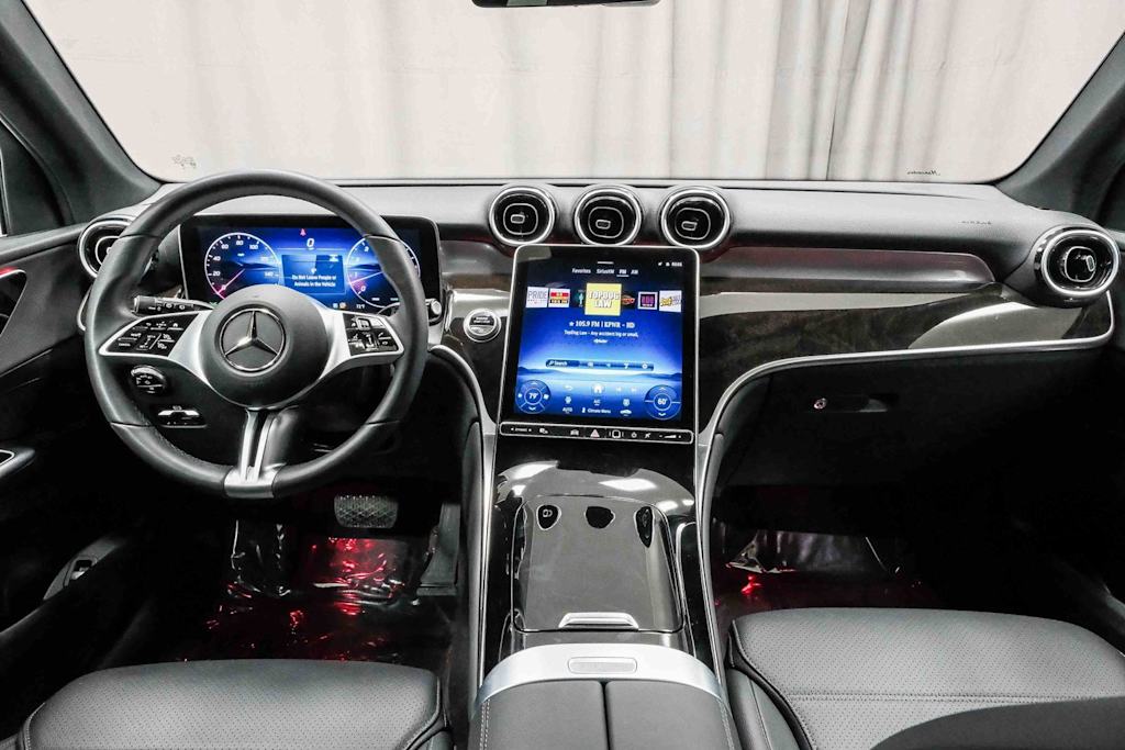 Thumbnail: 2025 Mercedes-Benz GLC - 2