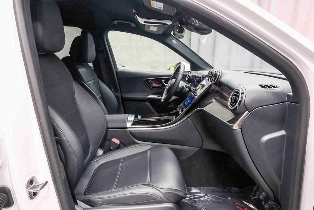 Thumbnail: 2025 Mercedes-Benz GLC - 9