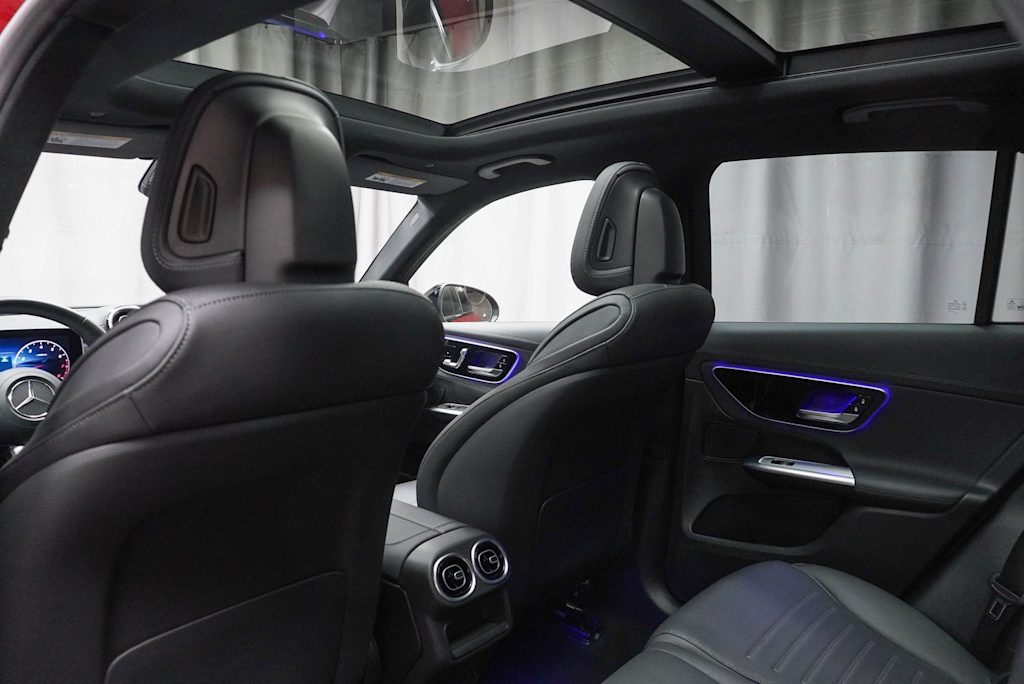 2025 Mercedes-Benz GLC 300 24