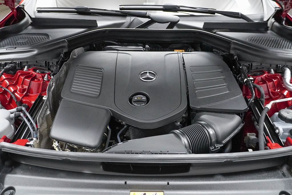 2025 Mercedes-Benz GLC 300 7