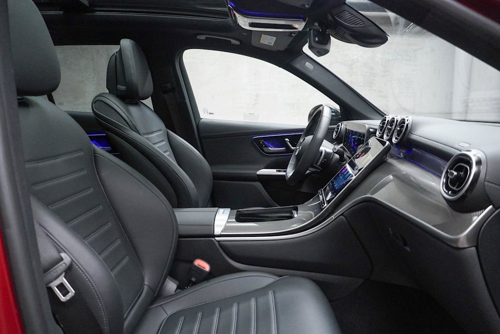2025 Mercedes-Benz GLC 300 9