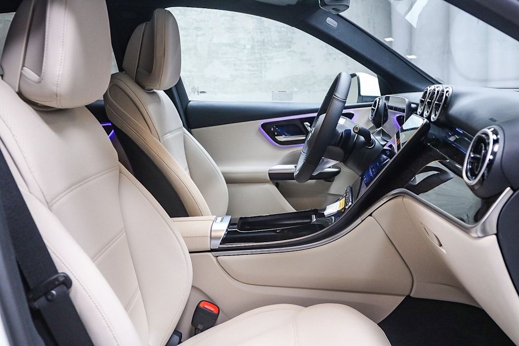 2025 Mercedes-Benz GLC 300 9