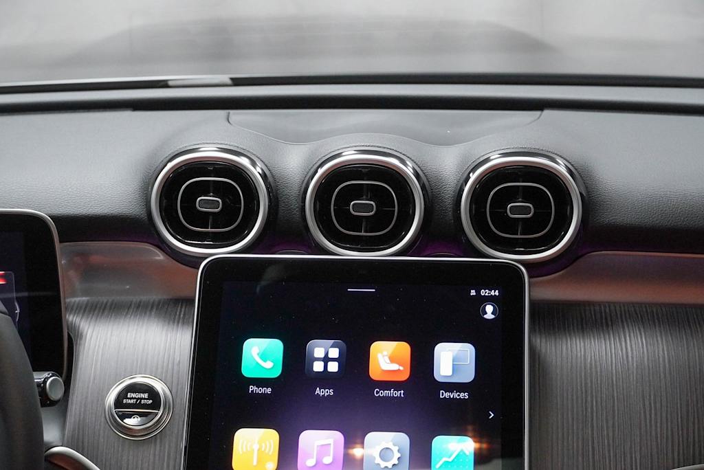 Thumbnail: 2025 Mercedes-Benz GLC - 21