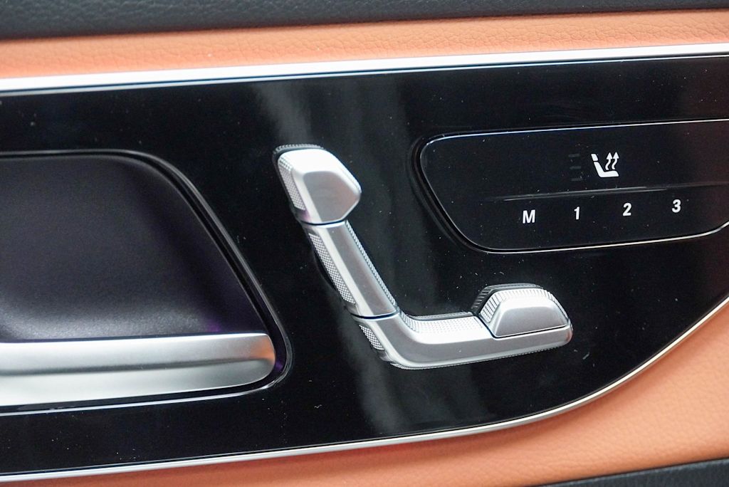 Thumbnail: 2025 Mercedes-Benz GLC - 24