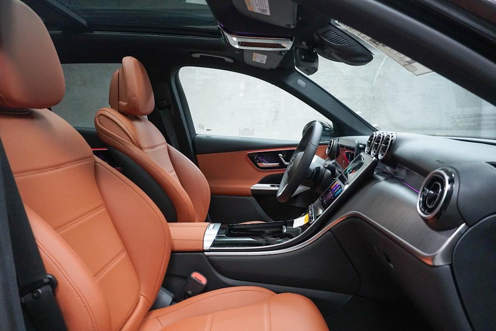 Thumbnail: 2025 Mercedes-Benz GLC - 11