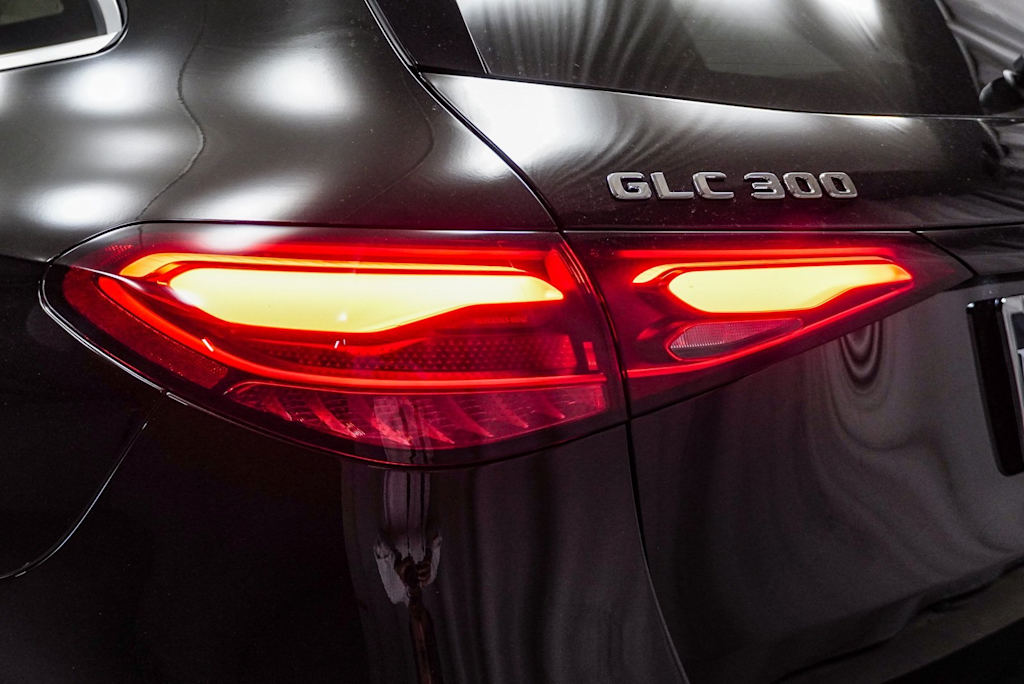 2025 Mercedes-Benz GLC 300 16