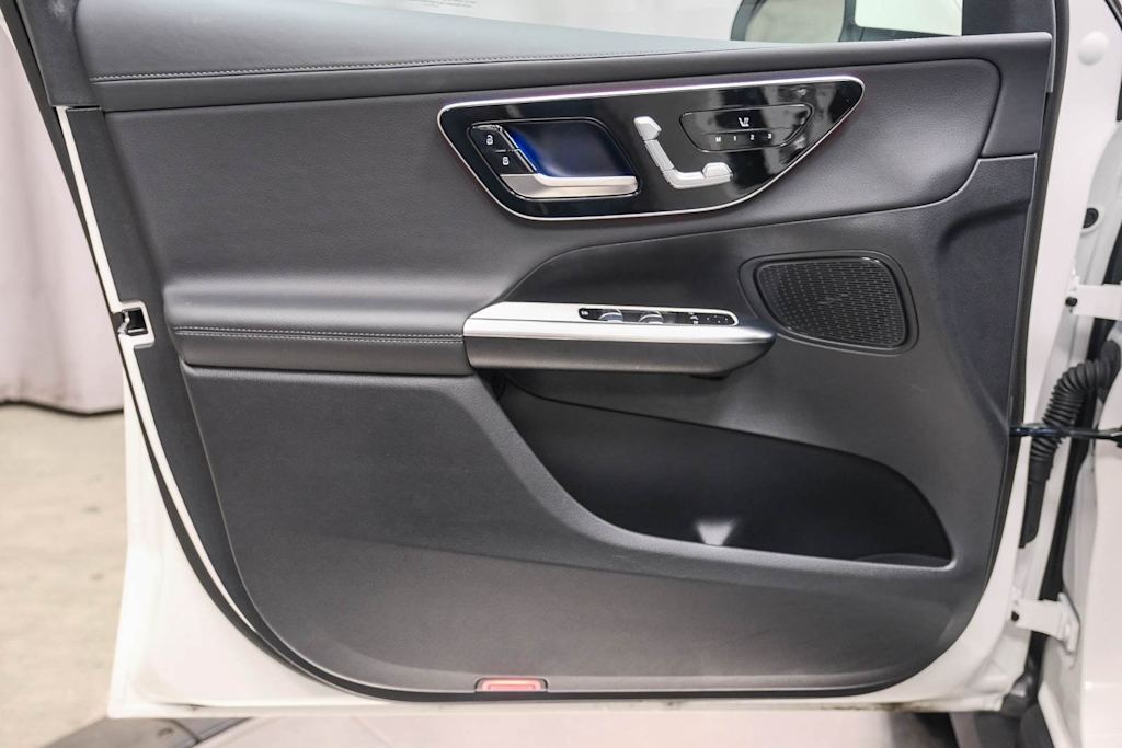 Thumbnail: 2025 Mercedes-Benz GLC - 24