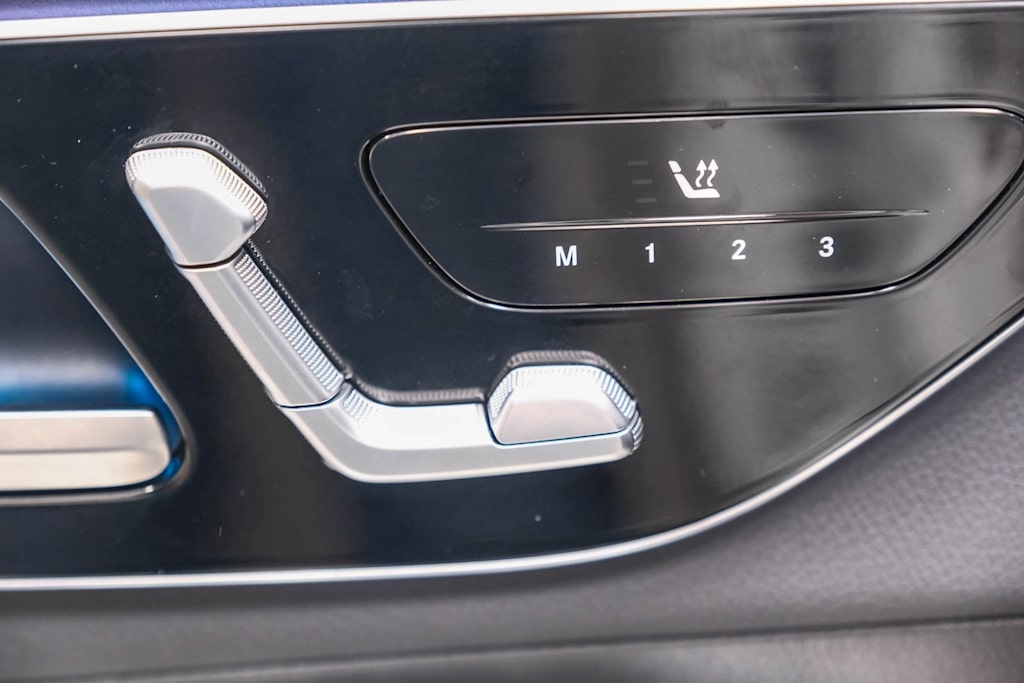 Thumbnail: 2025 Mercedes-Benz GLC - 25