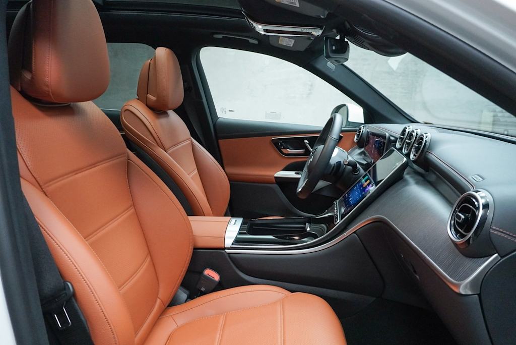 2025 Mercedes-Benz GLC 300 9