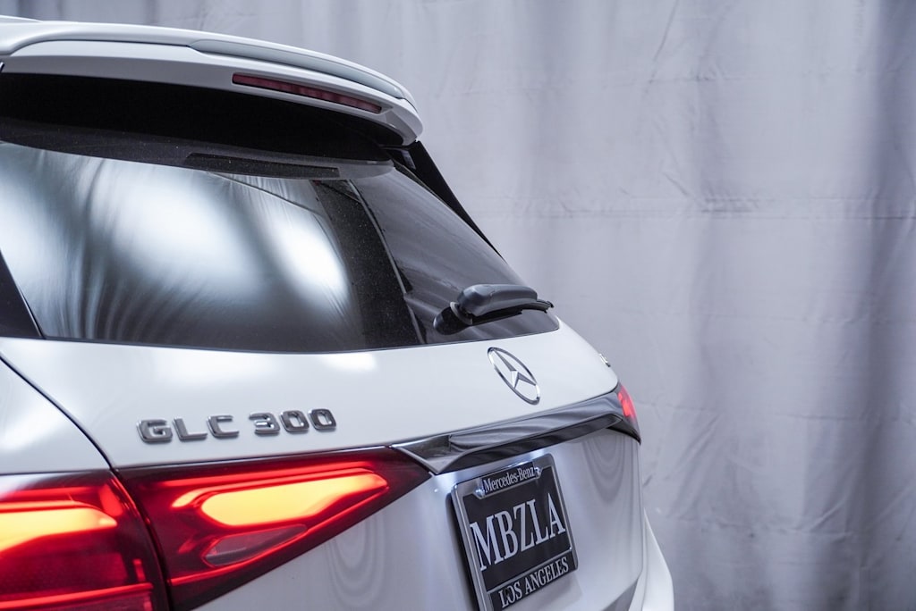 2025 Mercedes-Benz GLC 300 21