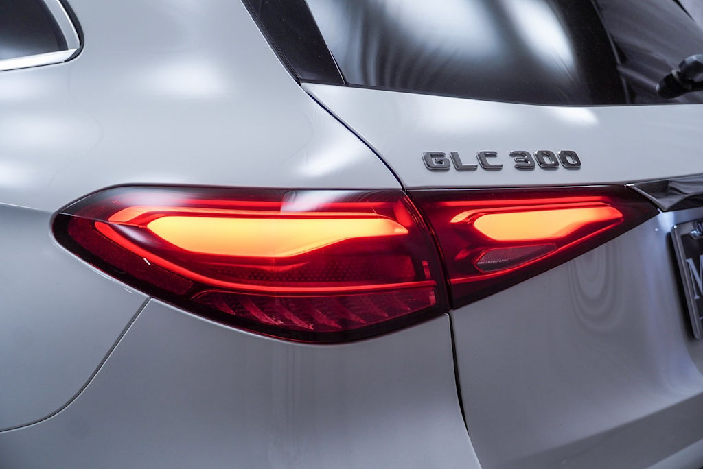 2025 Mercedes-Benz GLC 300 20