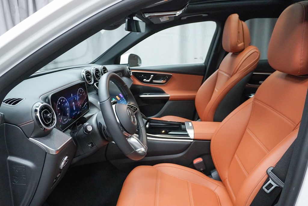 2025 Mercedes-Benz GLC 300 10