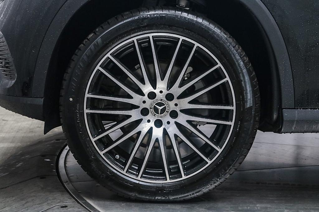 Thumbnail: 2025 Mercedes-Benz GLC - 21