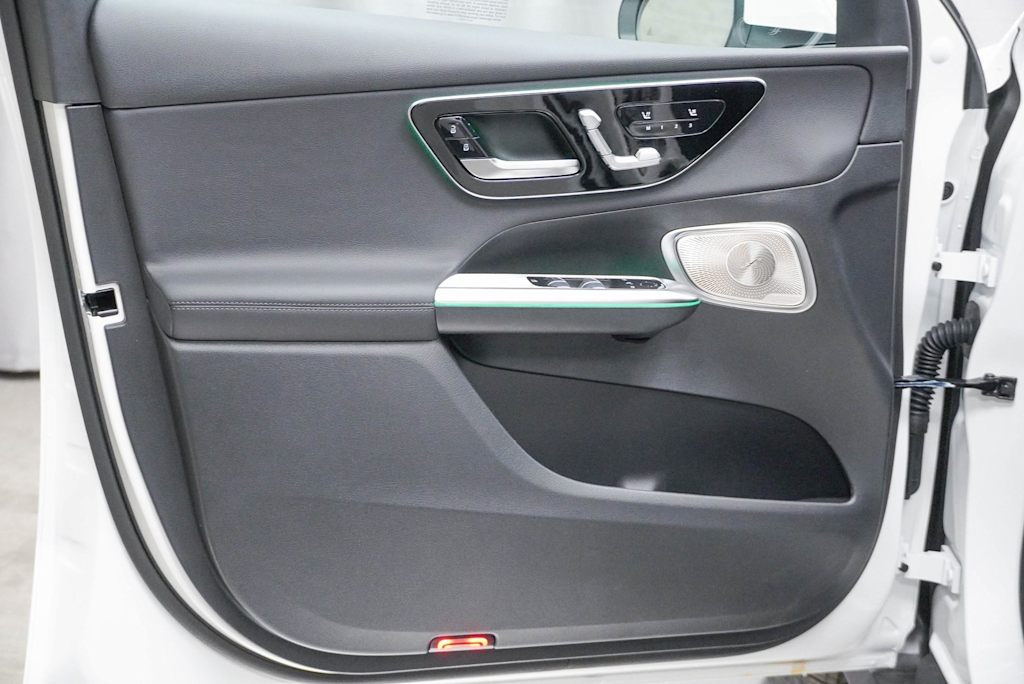 2025 Mercedes-Benz GLC 350 24