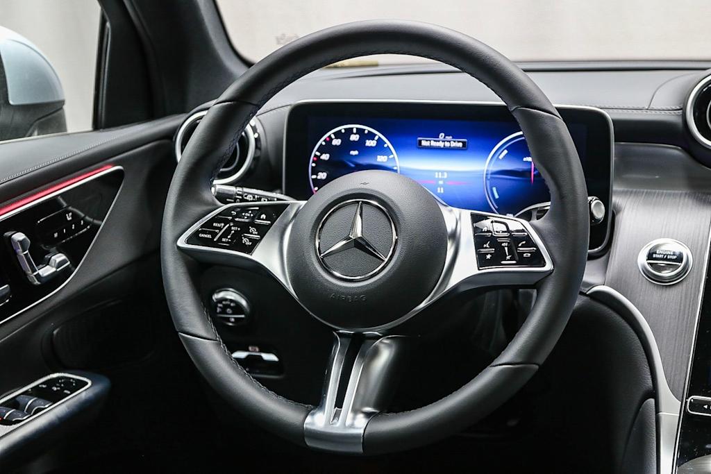 2025 Mercedes-Benz GLC 350 8