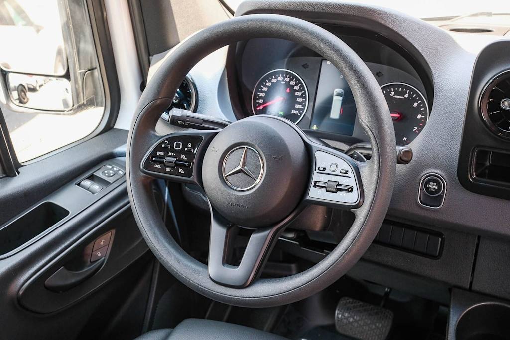 Thumbnail: 2023 Mercedes-Benz Sprinter - 9