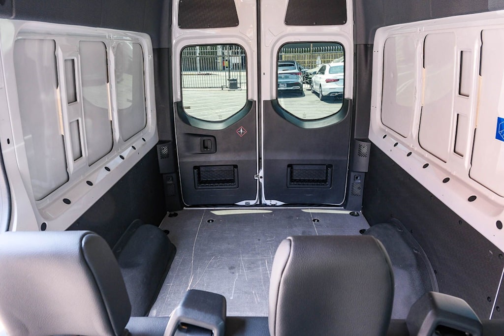 Thumbnail: 2023 Mercedes-Benz Sprinter - 10