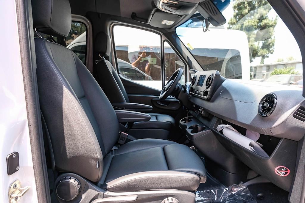 Thumbnail: 2023 Mercedes-Benz Sprinter - 11