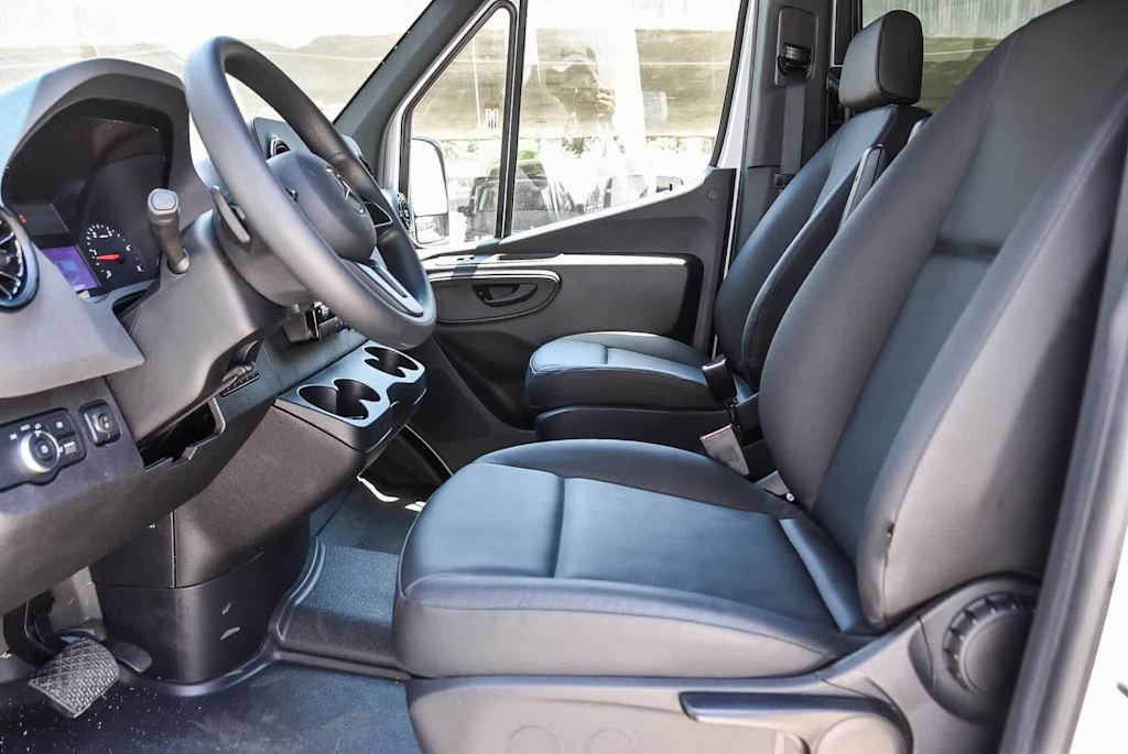 Thumbnail: 2021 Mercedes-Benz Sprinter - 30