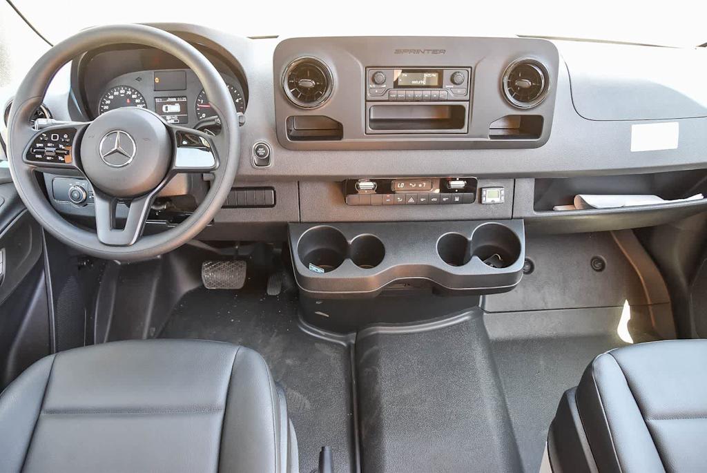 Thumbnail: 2021 Mercedes-Benz Sprinter - 2