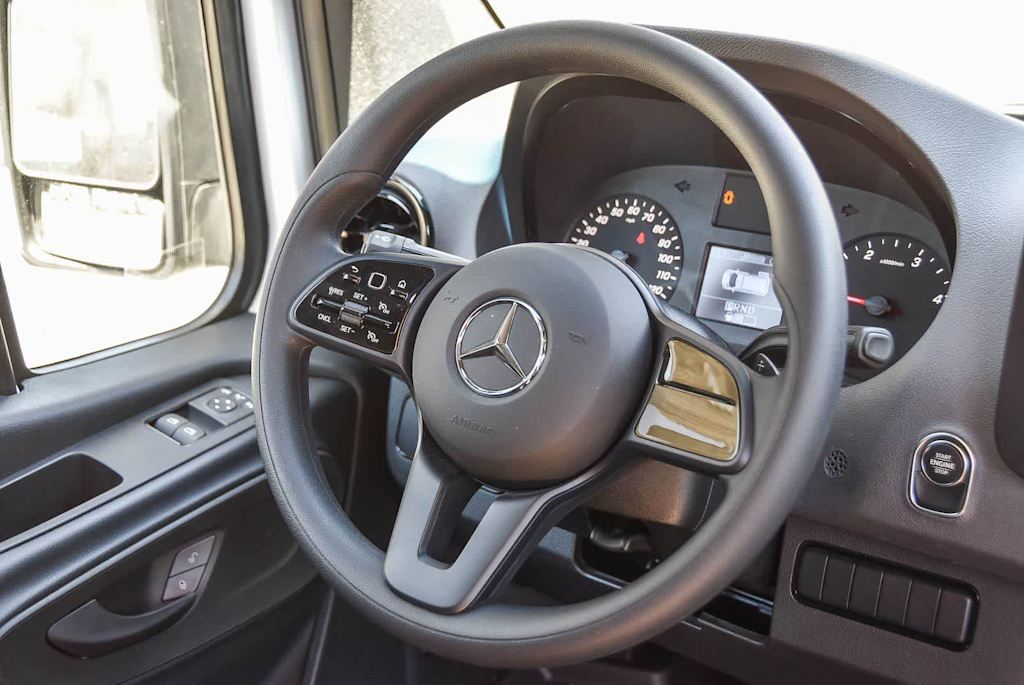 Thumbnail: 2021 Mercedes-Benz Sprinter - 8