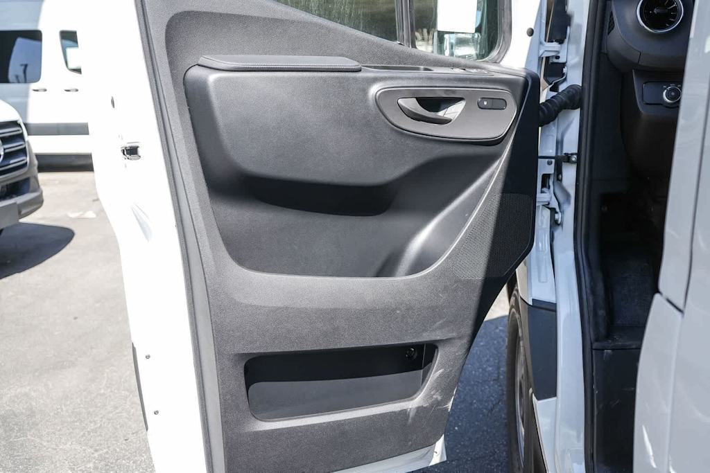 Thumbnail: 2026 Mercedes-Benz Sprinter - 26