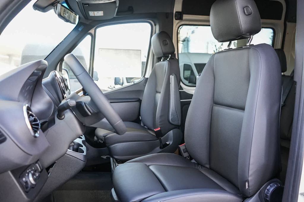 Thumbnail: 2026 Mercedes-Benz Sprinter - 11