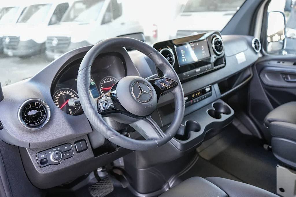 Thumbnail: 2026 Mercedes-Benz Sprinter - 2