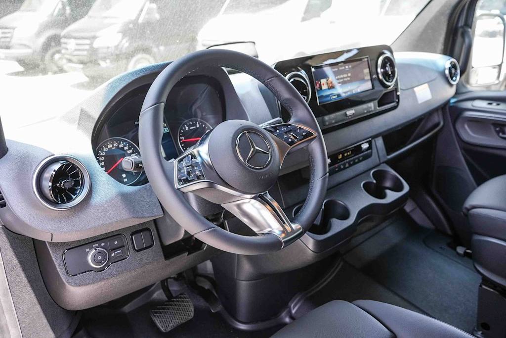 Thumbnail: 2026 Mercedes-Benz Sprinter - 2