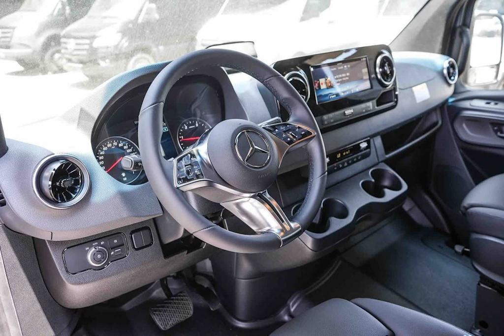 Thumbnail: 2026 Mercedes-Benz Sprinter - 2