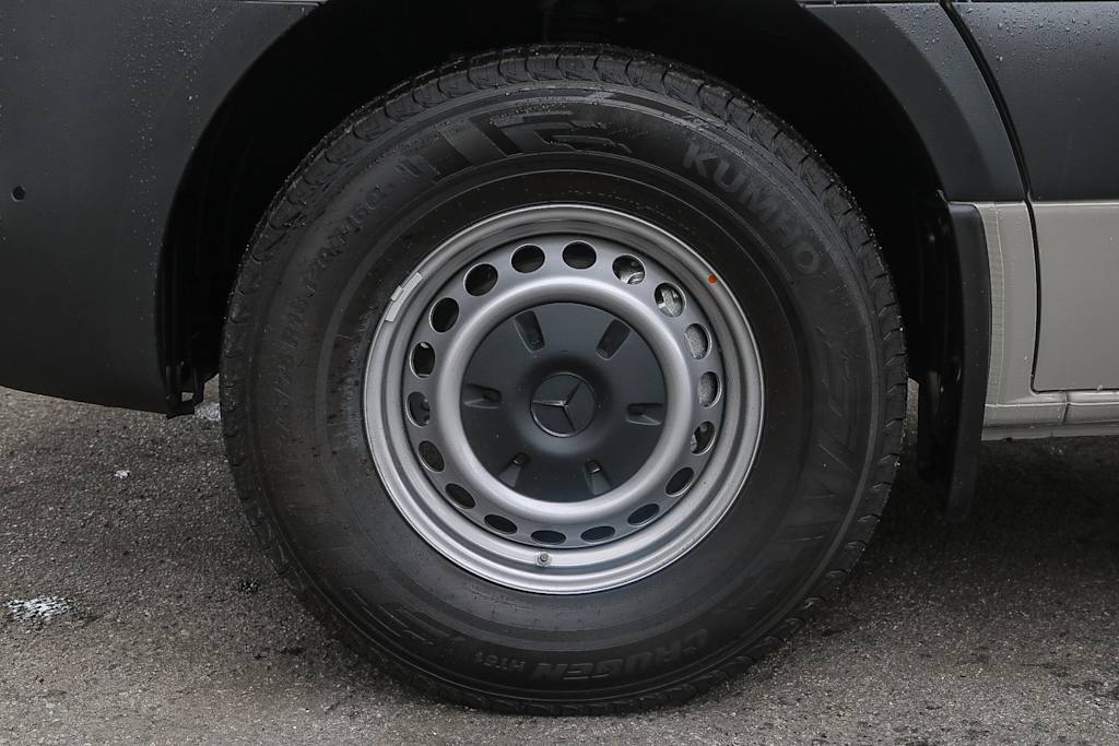 Thumbnail: 2024 Mercedes-Benz Sprinter - 21