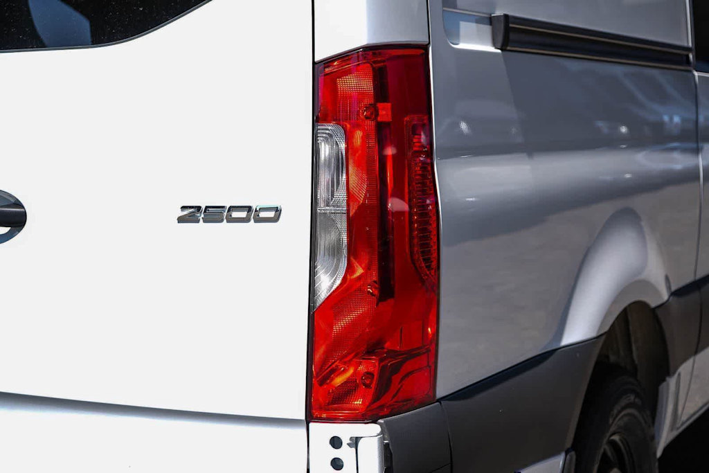 Thumbnail: 2026 Mercedes-Benz Sprinter - 21