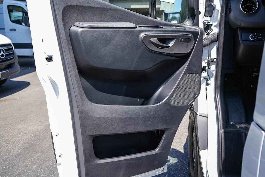 Thumbnail: 2026 Mercedes-Benz Sprinter - 29