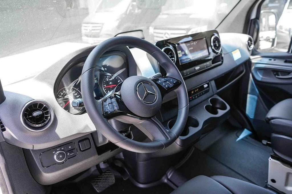 Thumbnail: 2026 Mercedes-Benz Sprinter - 2