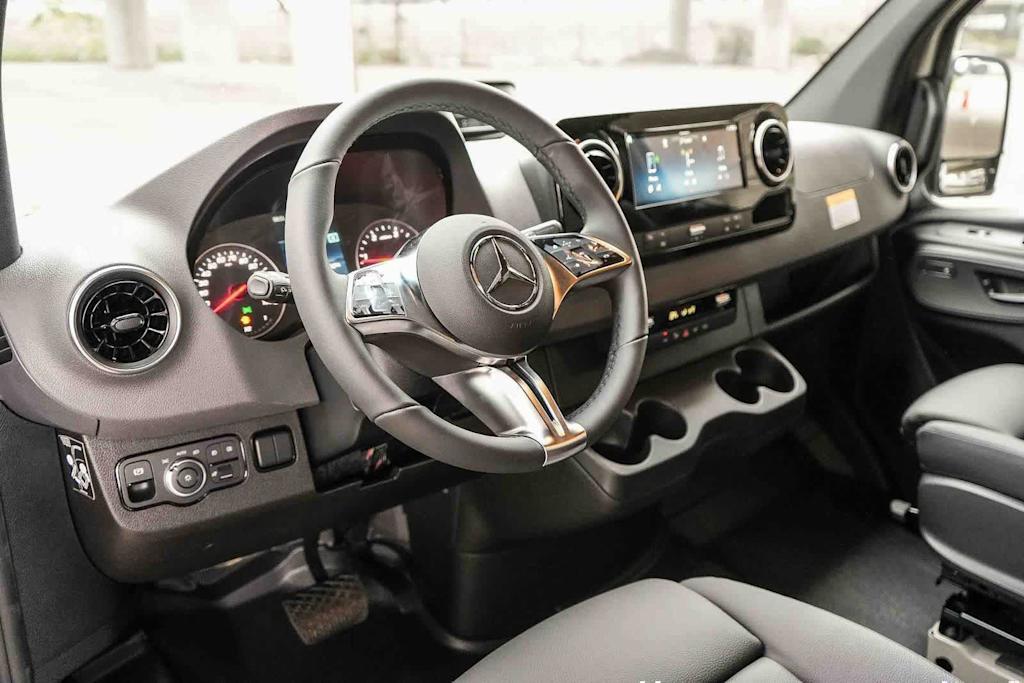 Thumbnail: 2026 Mercedes-Benz Sprinter - 2